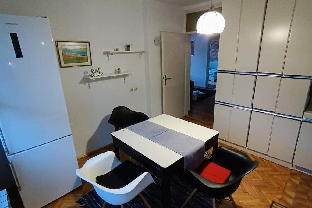 Spacious Condo Near Bascarsija - Free Parking سراييفو المظهر الخارجي الصورة